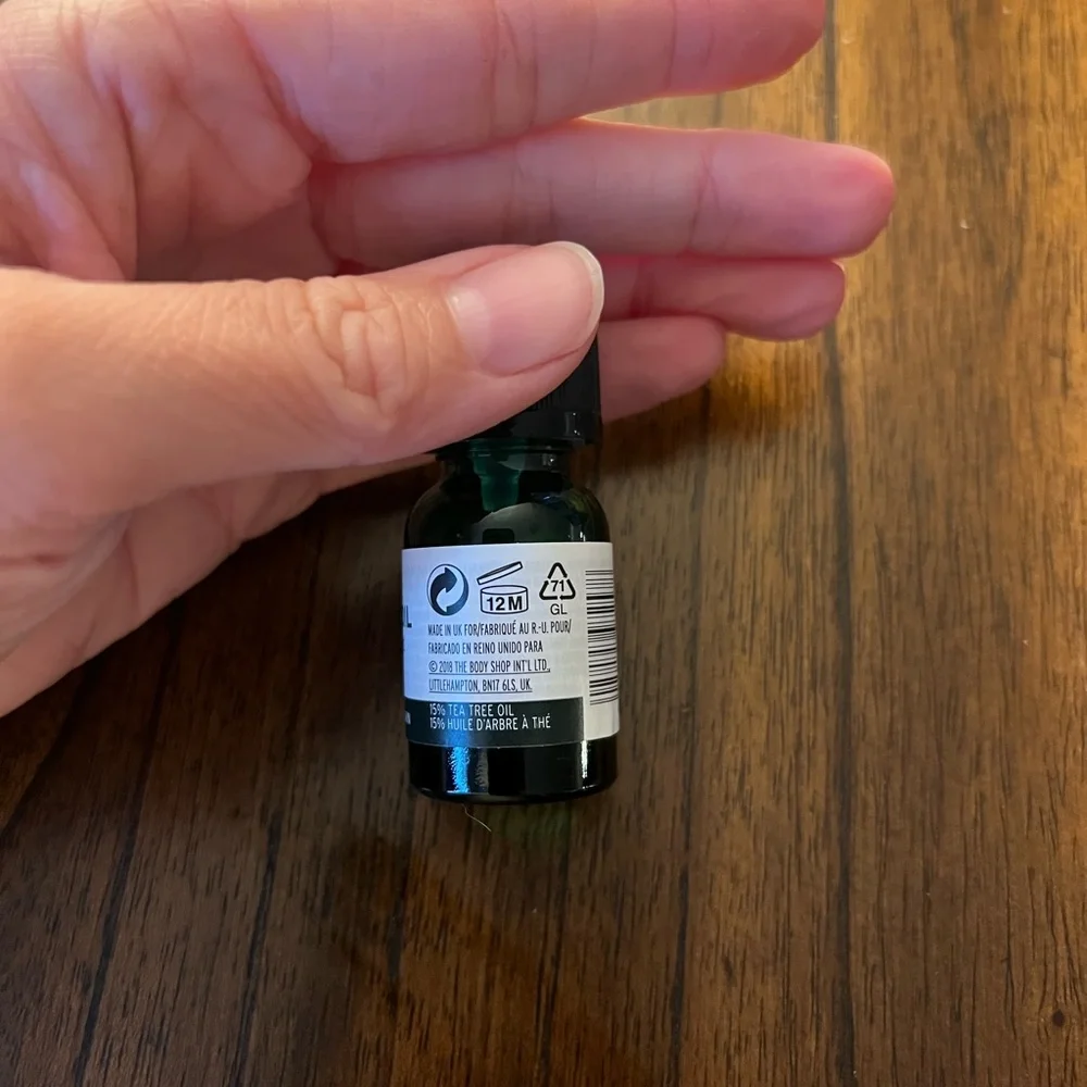 The Body Shop Tea Tree Oil 10ml - Picture 2 of 3
